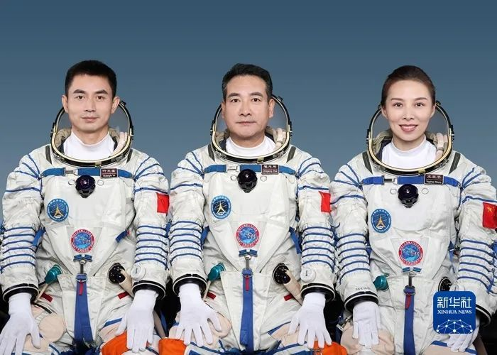 空间站核心舱,神舟十三号载人飞船与长征二号F遥十三运载火箭组合体,神舟十三号载人飞船发射 空间站核心舱,神舟十三号载人飞船与长征二号F遥十三运载火箭组合体,神舟十三号载人飞船发射